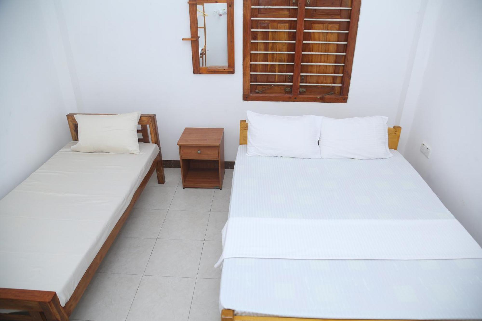 Rose Fort Homestay ジャフナ エクステリア 写真